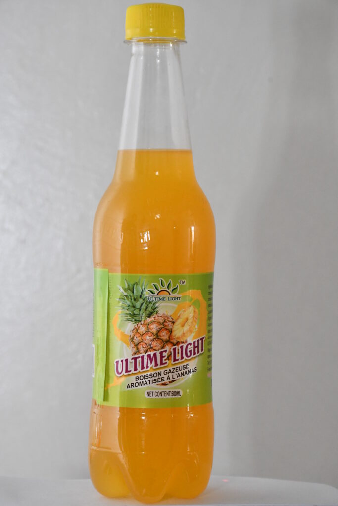 ULTIME LIGHT BOISSON GAZEUSE AROMATISÉE À L'ANANAS - 500 ML